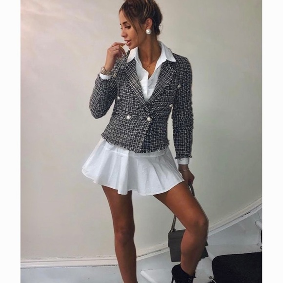 IT’S HERE!! 🛍 BLACK TWEED BLAZER - Picture 1 of 16